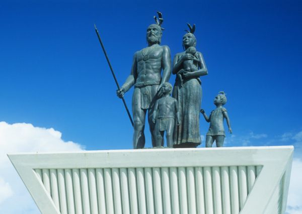 Monumento al mestizaje, Gonzalo Guerreo crea la primera familia mexicana. Chetumal, Q. Roo.