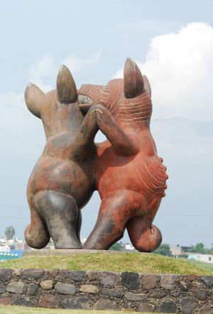 Perritos Bailarines, artesanía de cerámica en el periférico de la ciudad de Colima, Col.